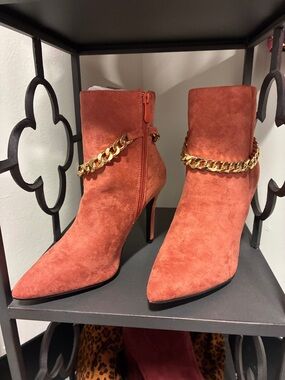 Women’s shoes